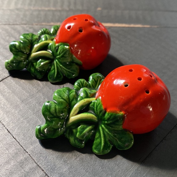 Vintage🍅Tomato🍅Salt & Pepper Set - Picture 10 of 10